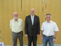 Bürgermeister Dr. Jürgen Louis mit den wiedergewählten Bürgermeisterstellvertretern Heinz Erhardt (links) und Bernd Maurer (rechts).